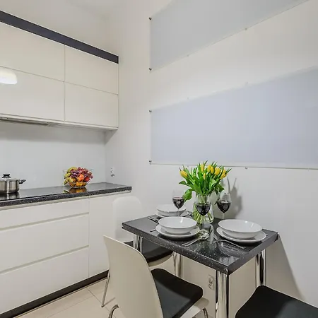 Beautiful Flat With Garage Lejlighed Łódź