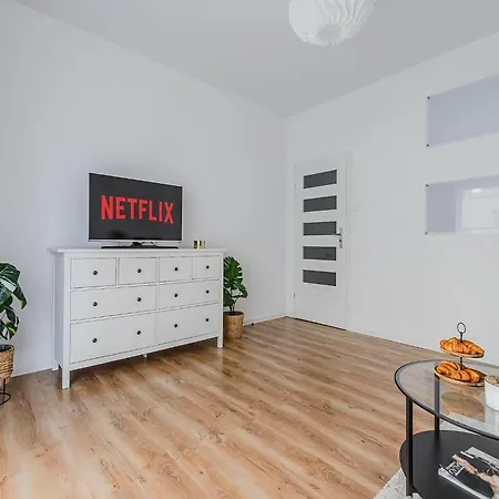 Beautiful Flat With Garage Lejlighed Łódź