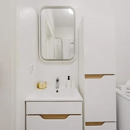 Beautiful Flat With Garage Lejlighed Łódź